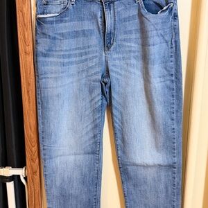 Signature by Levi Strauss Light Blue High-Rise Slim Crop Jeans